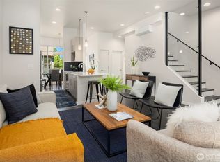 Seattle Short 3024052, Seattle, WA 98122