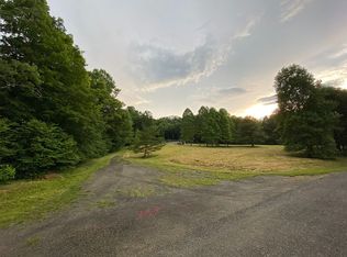 117 Retreat Rd, Hillsville, VA 24343