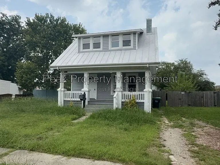 114 Lee Ave — Photo 2