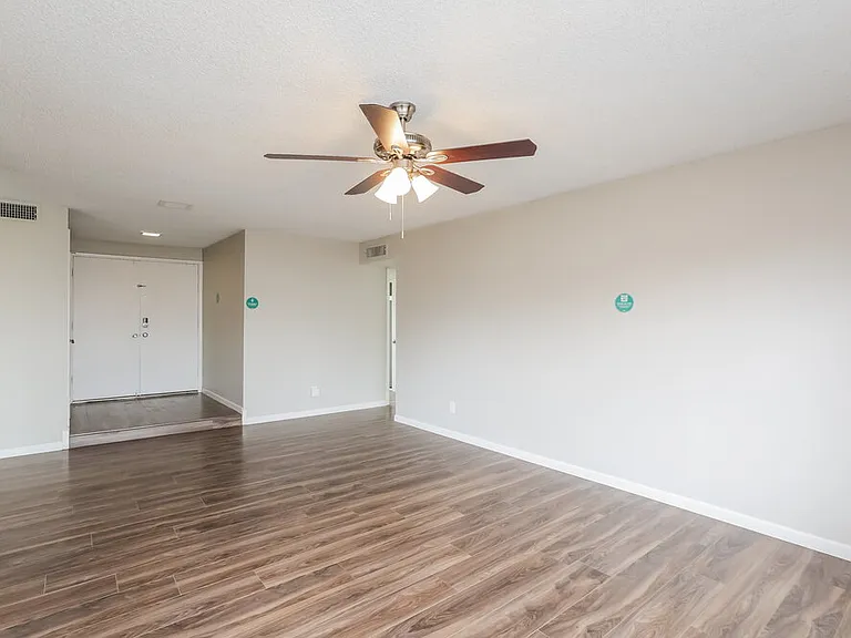 4014 E Apollo Rd — Photo 4