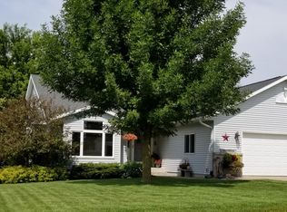 N1625 Servais Collern Rd, La Crosse, WI 54601