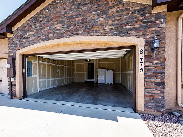 8475 Glen Carriage Grv — Photo 30