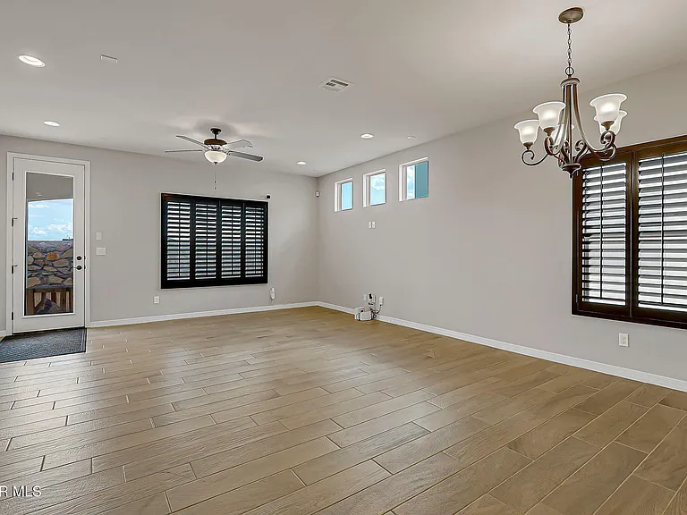 13752 Newton Ct — Photo 19