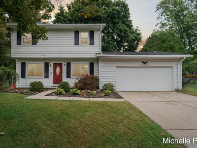 1325 S Montgomery St, Hastings, MI, 49058