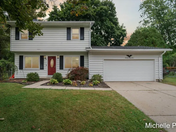 1325 S Montgomery St, Hastings, MI 49058