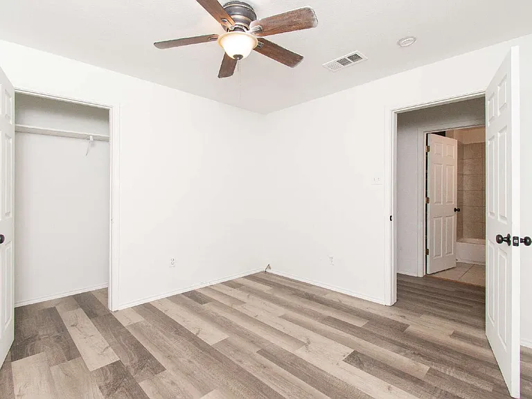 306 S 25th St — Photo 10