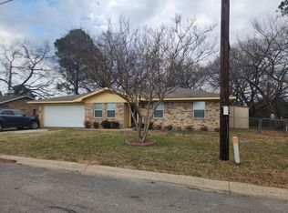 605 Crooked Creek Rd, Edgewood, TX 75117