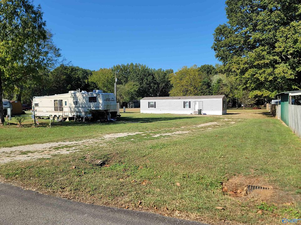 1st image of 136 Cottonwood Dr