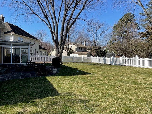 2nd image of 612 W Golf Rd