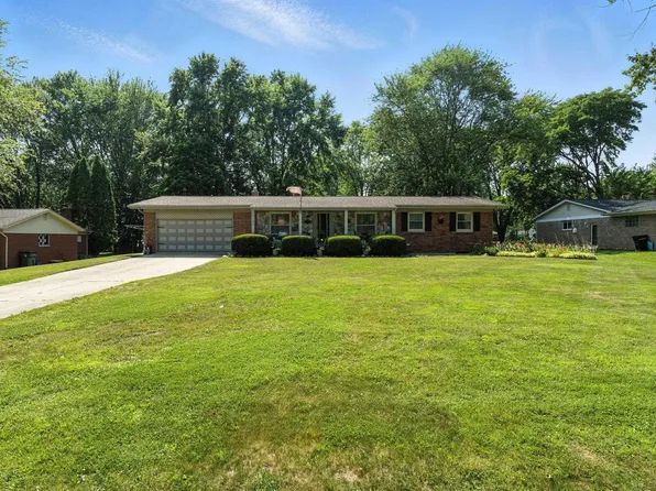 36143 Putnam St, Clinton Township, MI 48035