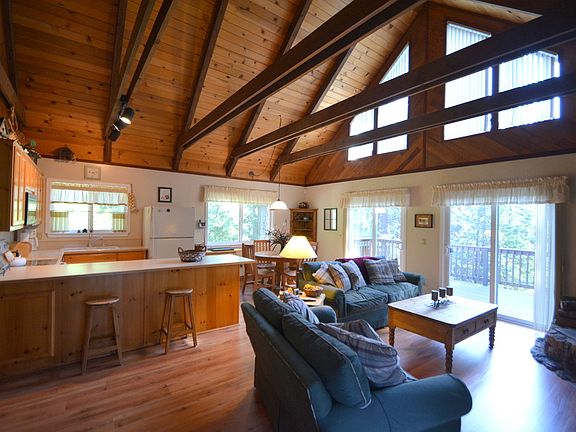 2nd image of 2779 Fairway Dr