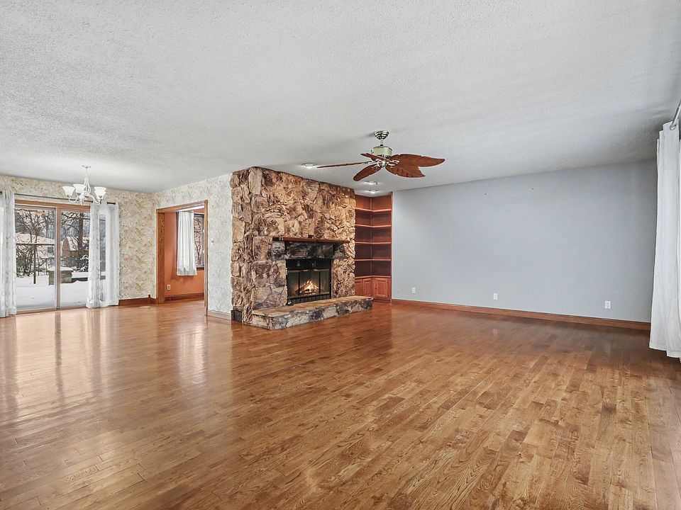 24304 S Frontage Rd W, Channahon, IL 60410 | Zillow