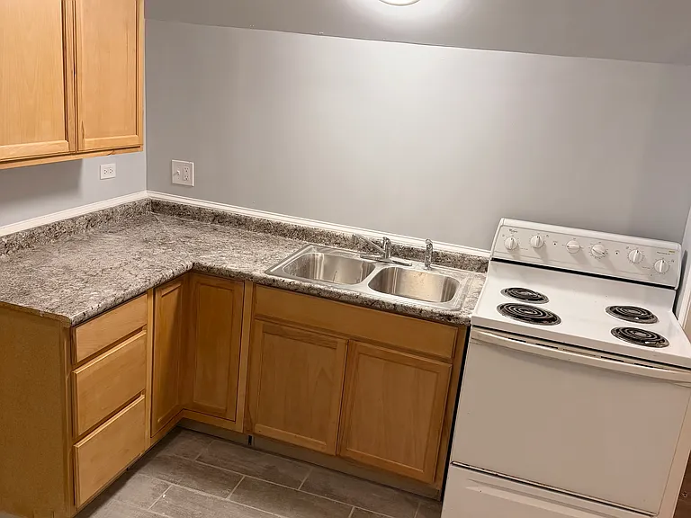 14305 Irving Ave #2 — Photo 3
