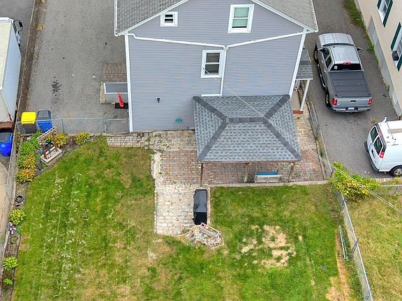 2nd image of 177 William St