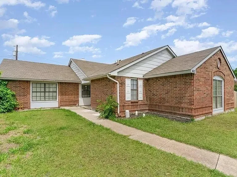 4617 Carmel Ln — Photo 2