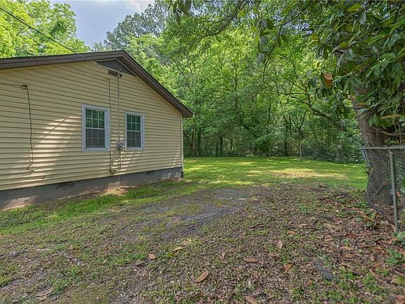 3rd image of 525 Baker Cir NW
