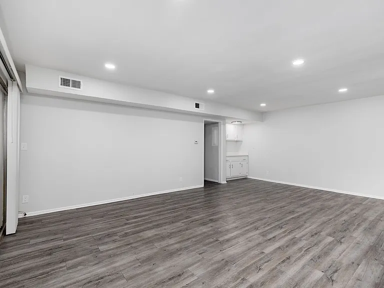 7244 Hillside Ave — Photo 10