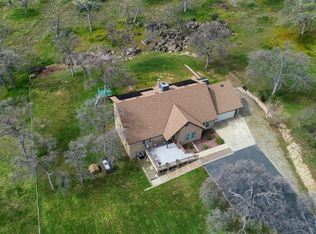 30732 Roaring River Dr, Coarsegold, CA