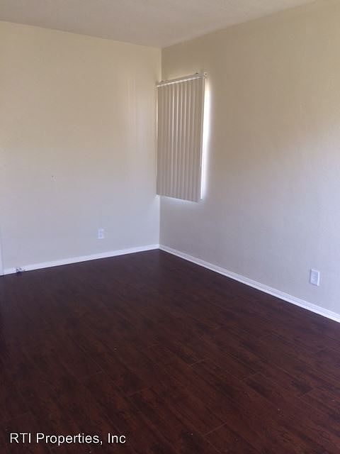 2nd image of 1029 W 120th St
