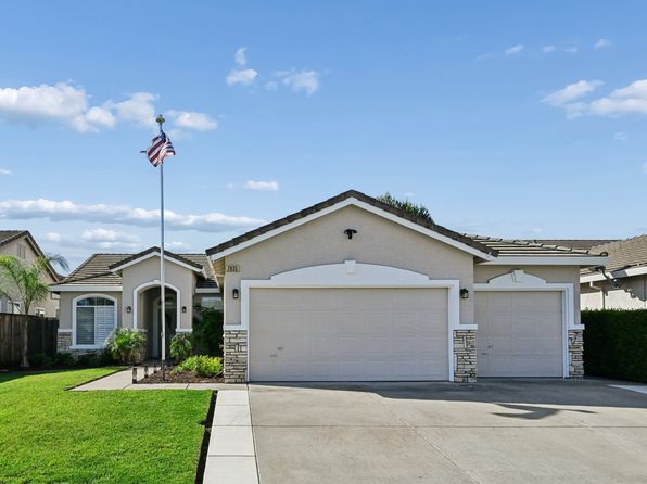 2835 Swallowview Dr