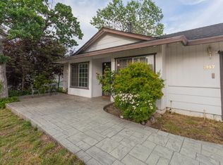 1147 Guinevere Ct, Redding, CA 96003