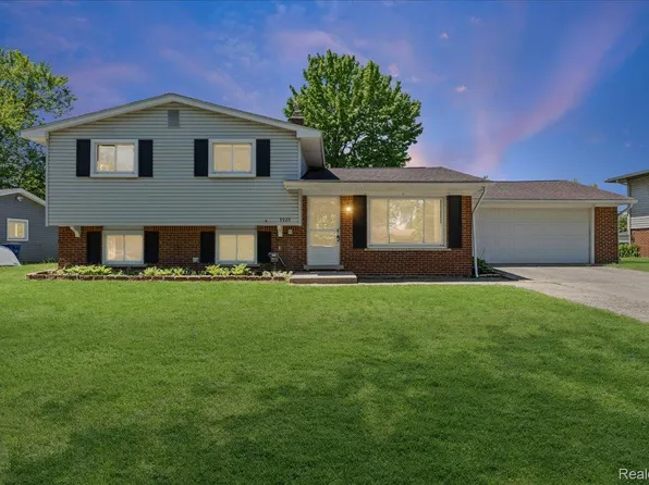 5925 Strathdon Way, Waterford, MI 48327