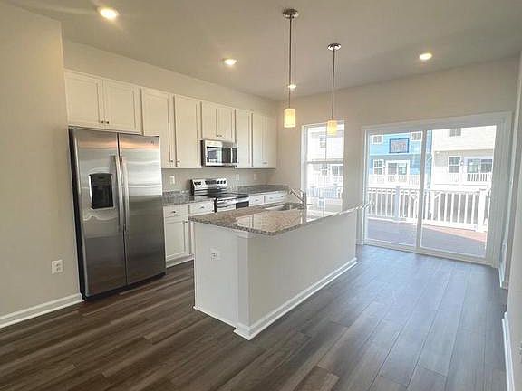 5th image of 342 Watercourse Dr