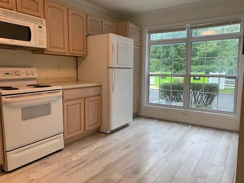 3 bed, 2.5 bath, 1700 sqft, $2,700 — Photo 2