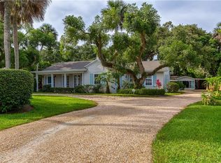 836 Riomar Dr, Vero Beach, FL 32963