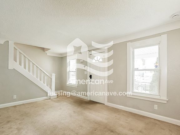1194281_003_living_room_13786537.jpg