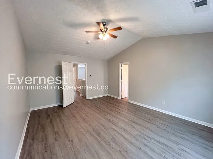 5604 Windfall Ln — Photo 14