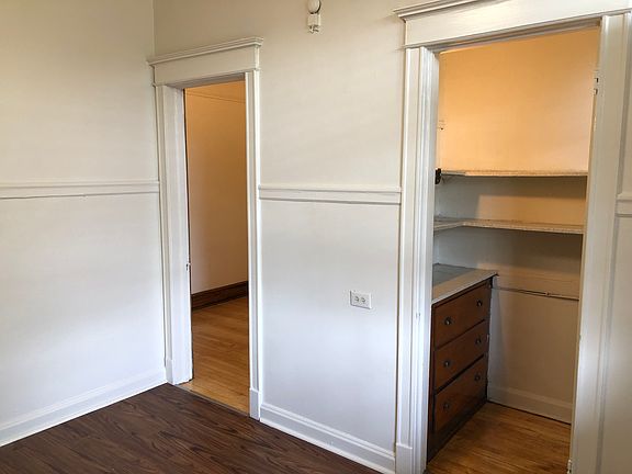 4th image of 5649 S Dorchester Ave Unit 1R