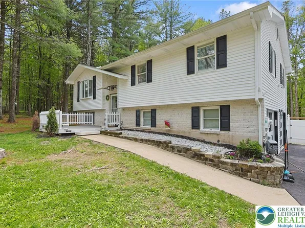 268 Turkey Ridge Dr, Kunkletown, PA 18058