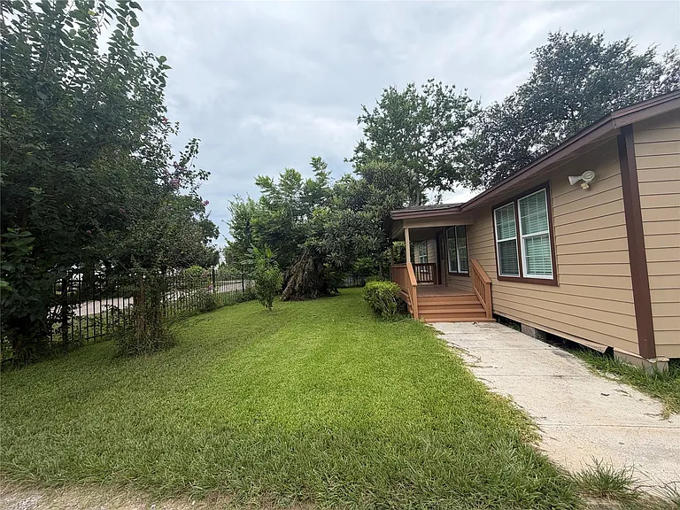 8907 Meadow Vista Blvd — Photo 8