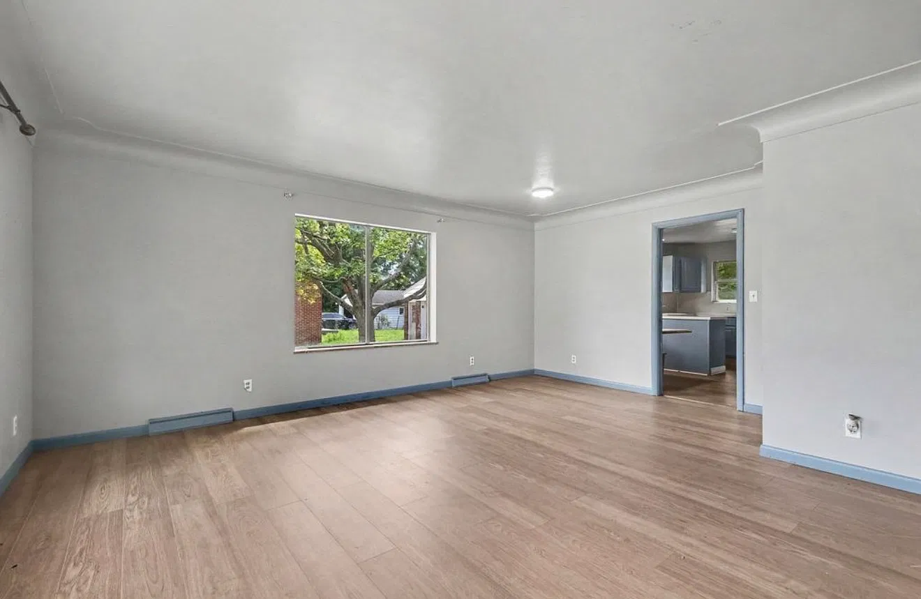 3 bed, 1.5 bath, 1550 sqft, $2,300 — Photo 4