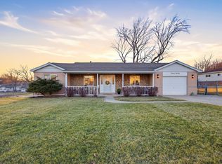 1120 N Bluebonnet Ln, Hoffman Estates, IL 60169