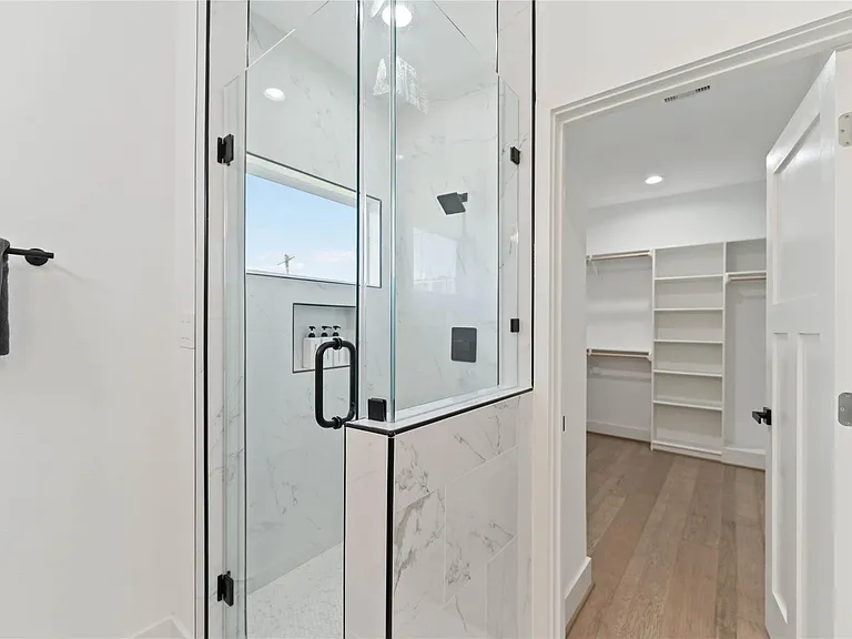3034 Gray St #B — Photo 15