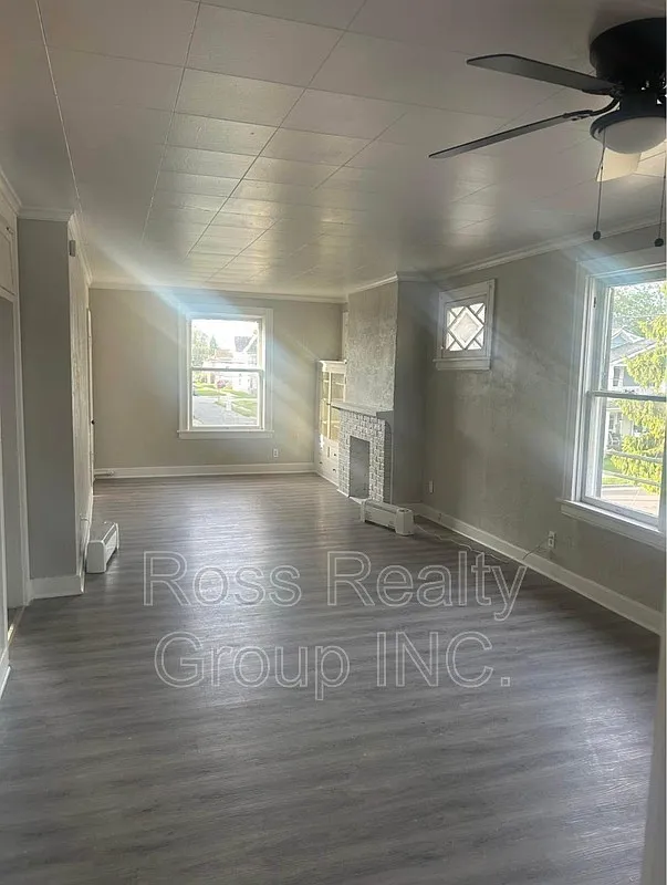 2 bed, 1.0 bath, 1000 sqft, $800 — Photo 1