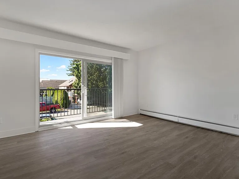 130 Stewart Ave #9 — Photo 21