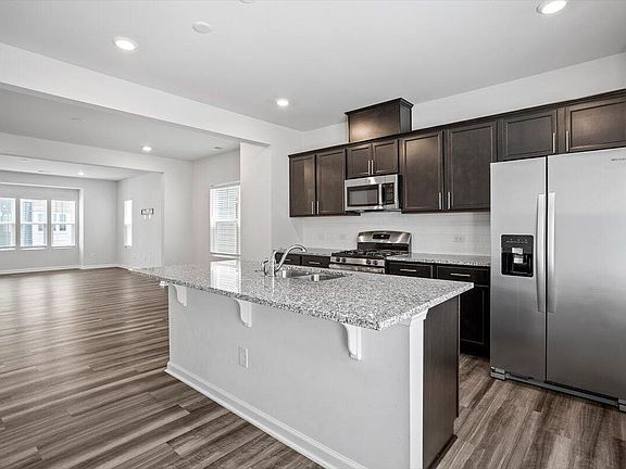 5th image of 168 Daisy Meadow Ln