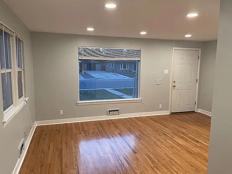5540 Dudley Ct — Photo 6