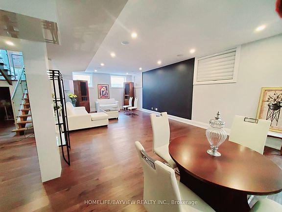 5th image of 11 Walnut Cres