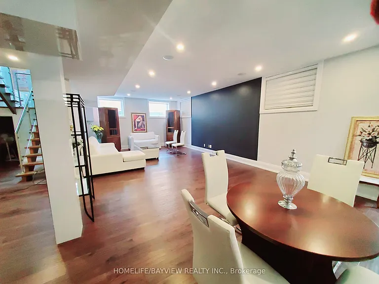 11 Walnut Cres — Photo 5
