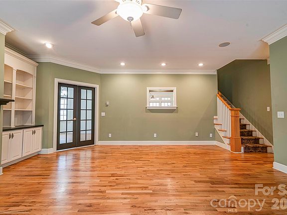 5th image of 114 Tallwood Dr