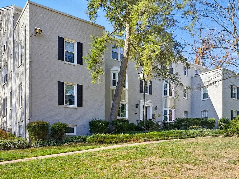 822 S Arlington Mill Dr #202 — Photo 5