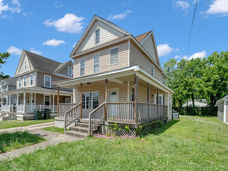 1009 Elkin St — Photo 1