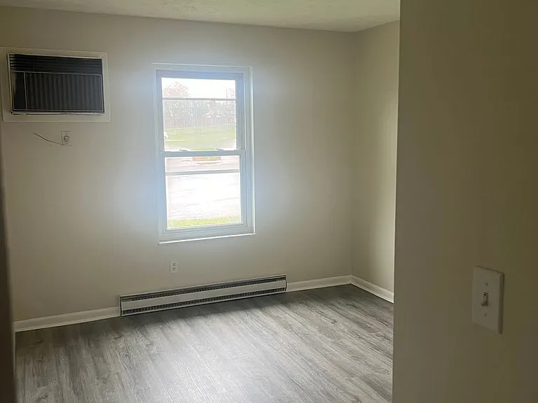 712 Green Feather Ct — Photo 3
