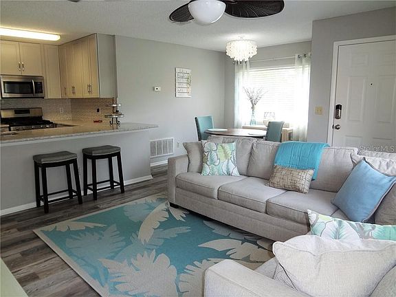 5th image of 8003 Waterview Way #8003