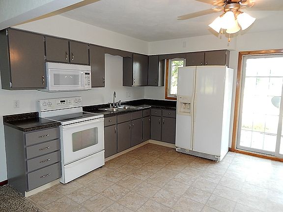 4th image of 311 E Lincolnway St
