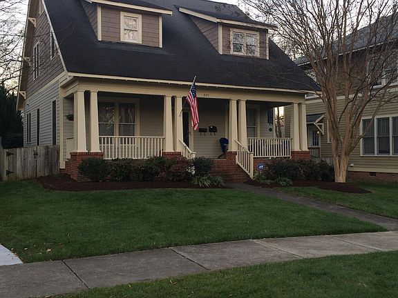 3rd image of 827 Clarendon St